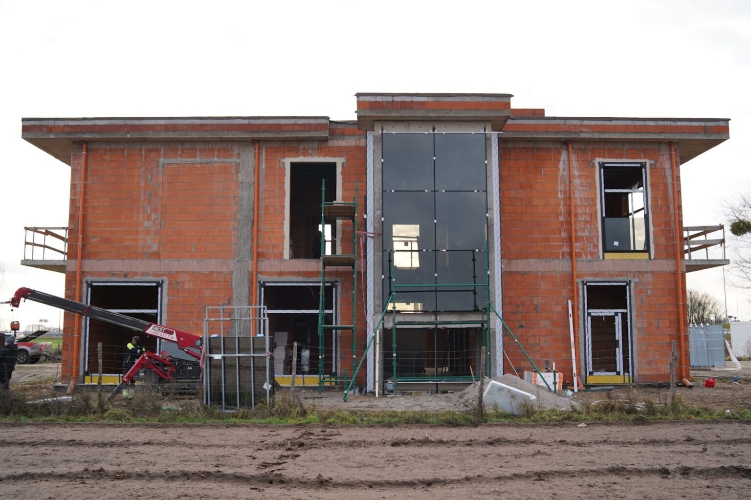 Aluminum Facades: Modern Architecture Without Compromise. Everything You Need to Know About Glass Elevations